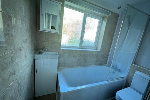 3 bedroom terraced house to rent, Ridgway Road, Luton LU2
