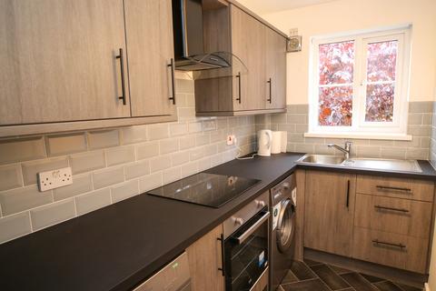 2 bedroom flat to rent, Dean Meadow, Newton-Le-Willows, WA12