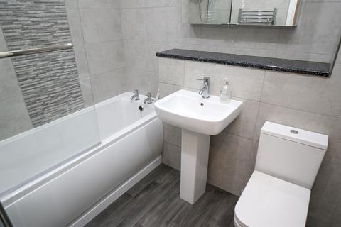 2 bedroom flat to rent, Dean Meadow, Newton-Le-Willows, WA12