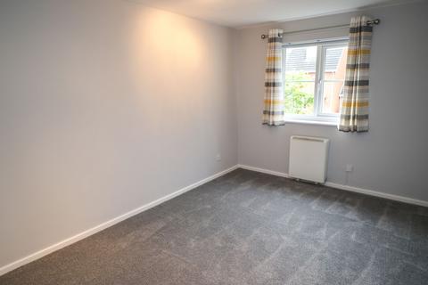 2 bedroom flat to rent, Dean Meadow, Newton-Le-Willows, WA12