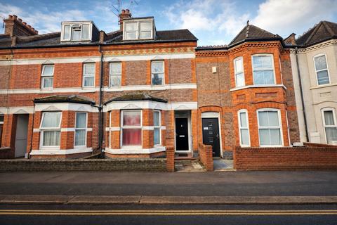 Studio to rent, Flat 4, 36 Ashburnham Road, Luton, Bedfordshire, LU1 1JR