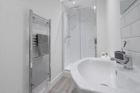7 bedroom property to rent, Darlington Road, Hampshire PO4