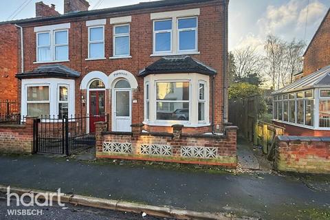 3 bedroom semi-detached house for sale, Colvile Road, Wisbech