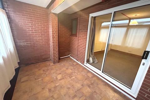 1 bedroom flat to rent, Ty Nant Werdd, Frolic Street, Newtown, Powys, SY16