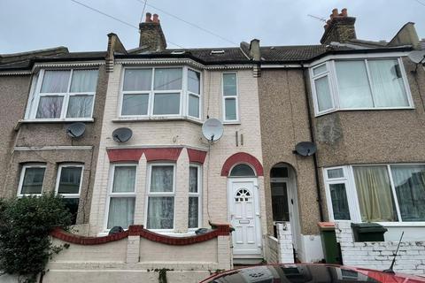1 bedroom flat for sale, Second Floor Flat, 183 Charlemont Road, East Ham, London, Newham, E6 6AG