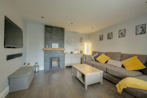 4 bedroom semi-detached house for sale, Manor Road, Burgess Hill, RH15