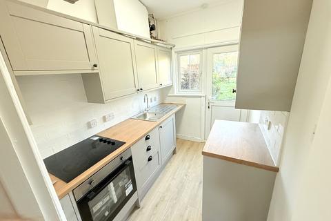 3 bedroom end of terrace house for sale, Crescent Road, Barnet EN4