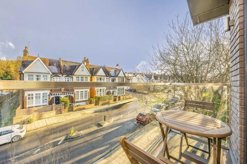 2 bedroom flat for sale, Valley Road, London SW16