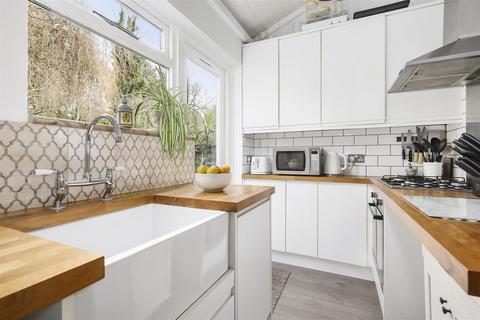 2 bedroom flat for sale, Florence Road, Stroud Green