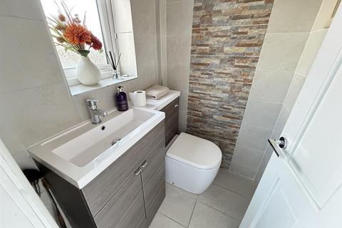 4 bedroom house for sale, Wadham Court, Daventry
