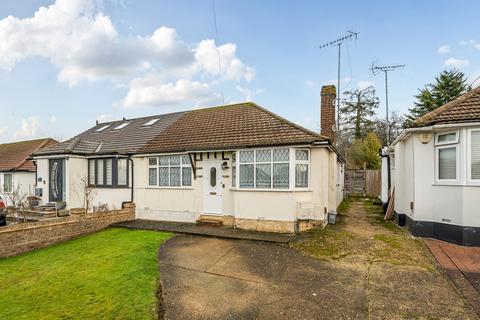 2 bedroom bungalow for sale, The Courtway, Watford, Hertfordshire
