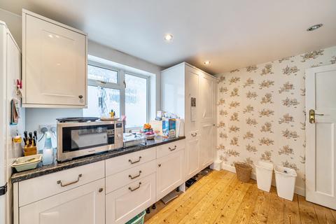 2 bedroom bungalow for sale, The Courtway, Watford, Hertfordshire