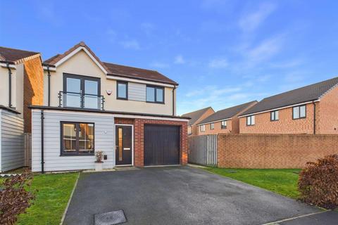 Dunstan Close, Holystone