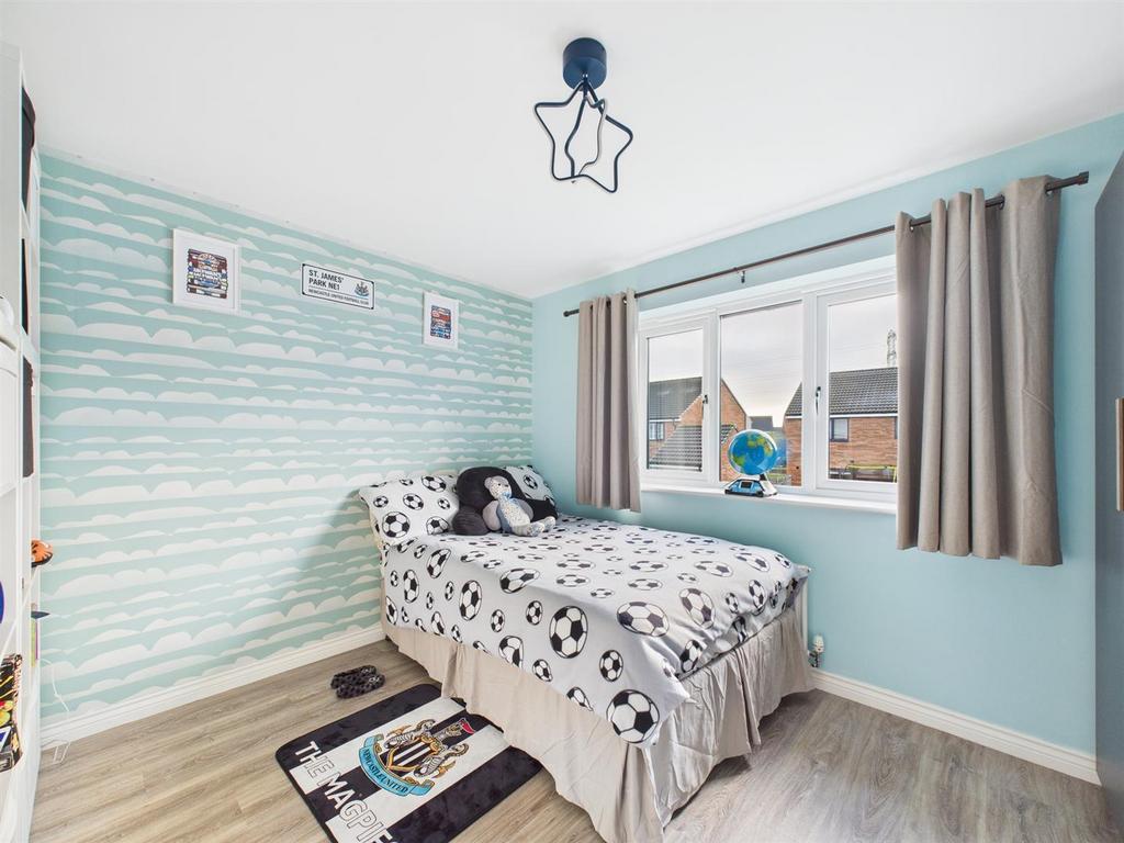 Bed 2.jpg