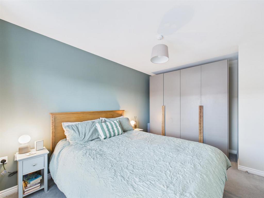 Bed 1 2.jpg