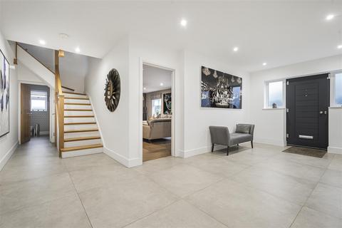 5 bedroom detached house for sale, Canons Close, Radlett