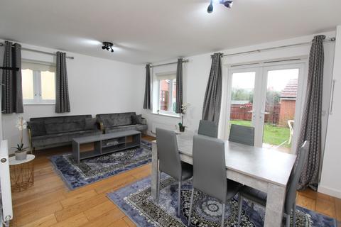 3 bedroom semi-detached house to rent, Le Noke Avenue, RM3
