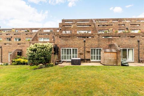 2 bedroom flat for sale, Stroudwater Park, Weybridge KT13