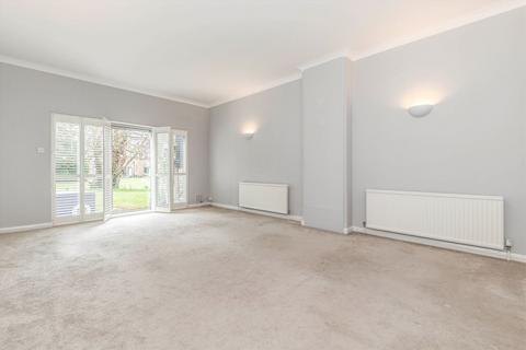 2 bedroom flat for sale, Stroudwater Park, Weybridge KT13