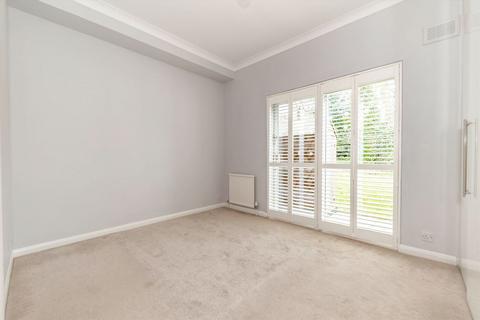 2 bedroom flat for sale, Stroudwater Park, Weybridge KT13