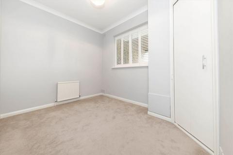 2 bedroom flat for sale, Stroudwater Park, Weybridge KT13