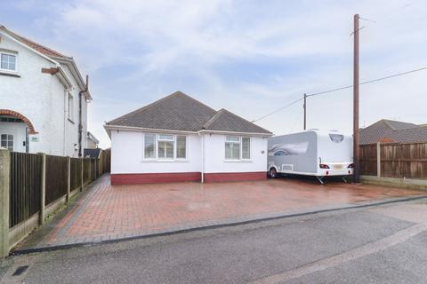 3 bedroom bungalow for sale, Park Avenue, Birchington, CT7