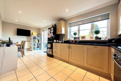 4 bedroom detached house for sale, Chestnut Close, Milton Malsor, Northamptonshire NN7