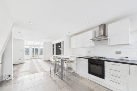 2 bedroom terraced house to rent, Leigh Road, Manchester M28