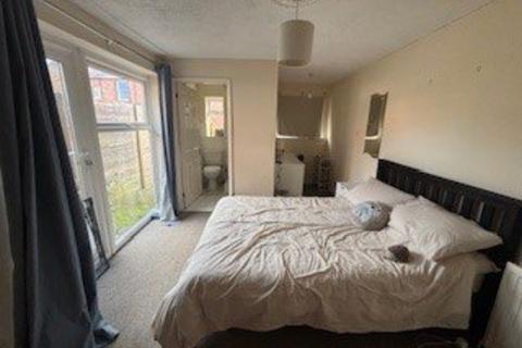 undefined, Park Avenue, West Bridgford, Nottingham, Nottinghamshire, NG2