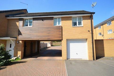 2 bedroom flat to rent, Carltonwood Close,