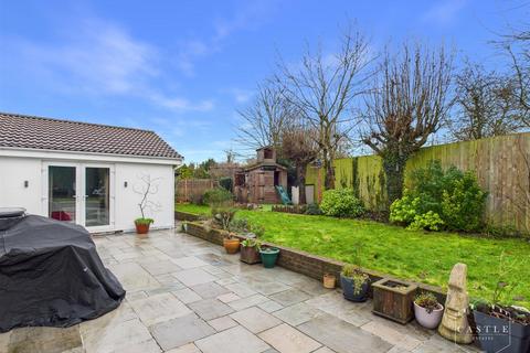 4 bedroom detached bungalow for sale, Hawthorn Crescent, Burbage, Hinckley