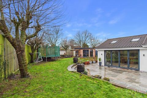 4 bedroom detached bungalow for sale, Hawthorn Crescent, Burbage, Hinckley