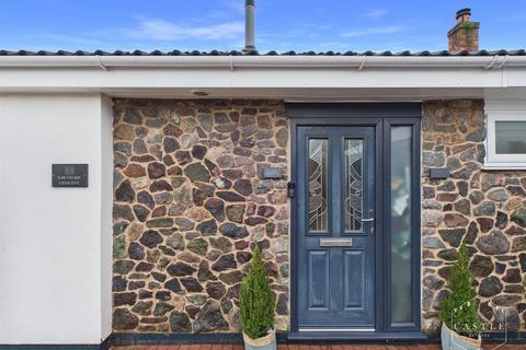 4 bedroom detached bungalow for sale, Hawthorn Crescent, Burbage, Hinckley