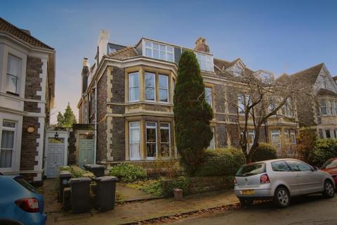 3 bedroom flat to rent, Blenheim Road, Bristol BS6