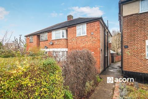 2 bedroom maisonette to rent, Meadowview Road Catford SE6