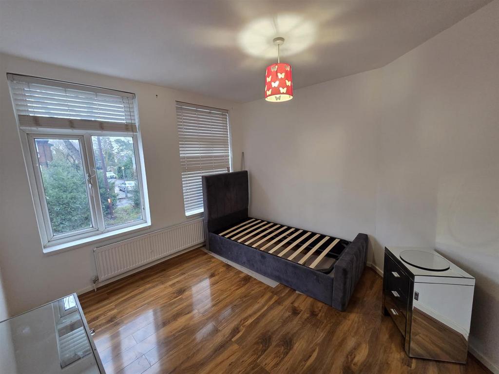 29 Jaffray road 10.jpeg