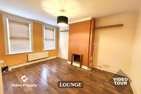 4 bedroom terraced house to rent, Whitecroft Road, Luton, LU2