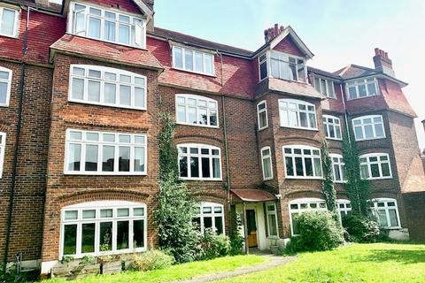 4 bedroom flat to rent, Devonshire Road, Polygon