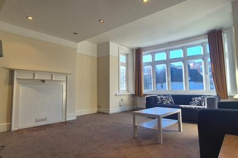 4 bedroom flat to rent, Devonshire Road, Polygon