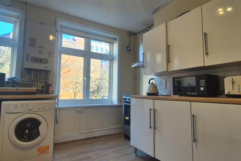 4 bedroom flat to rent, Devonshire Road, Polygon