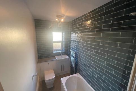 2 bedroom duplex to rent, Park Lane, Bingley, BD16