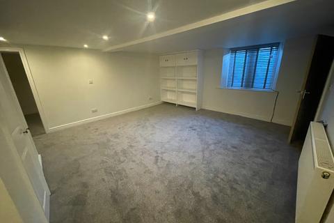 2 bedroom duplex to rent, Park Lane, Bingley, BD16
