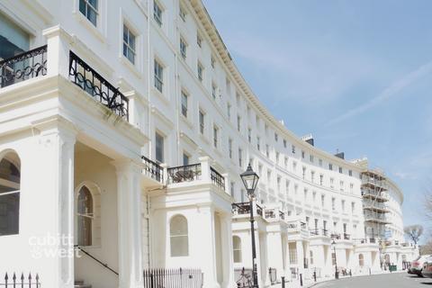 Adelaide Crescent, Hove, BN3