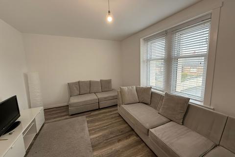 2 bedroom flat to rent, Paterson Street, Dundee DD3