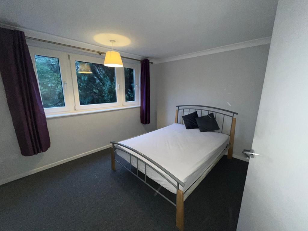 Bedroom (2)