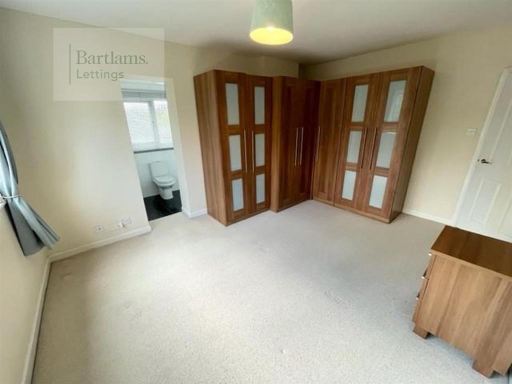 Principal Bedroom/Ensuite