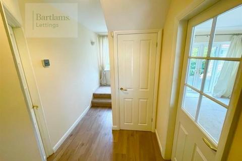 4 bedroom detached house to rent, Mount Road, Tettenhall Wood, Wolverhampton