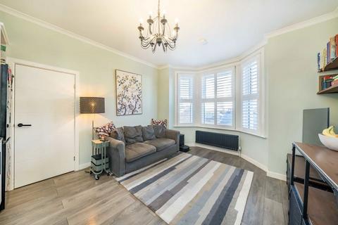 2 bedroom maisonette for sale, Melrose Avenue, London