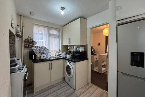 3 bedroom flat for sale, 459 Greenford Road, Greenford, Middlesex, UB6 8RQ