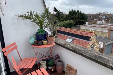 2 bedroom apartment to rent, Crown Road, St Margarets Village